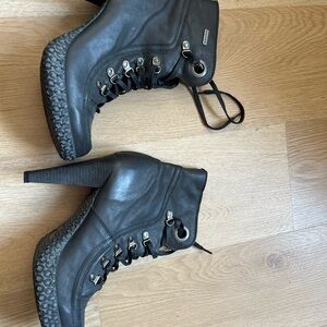 Elegant Black Heeled Boots